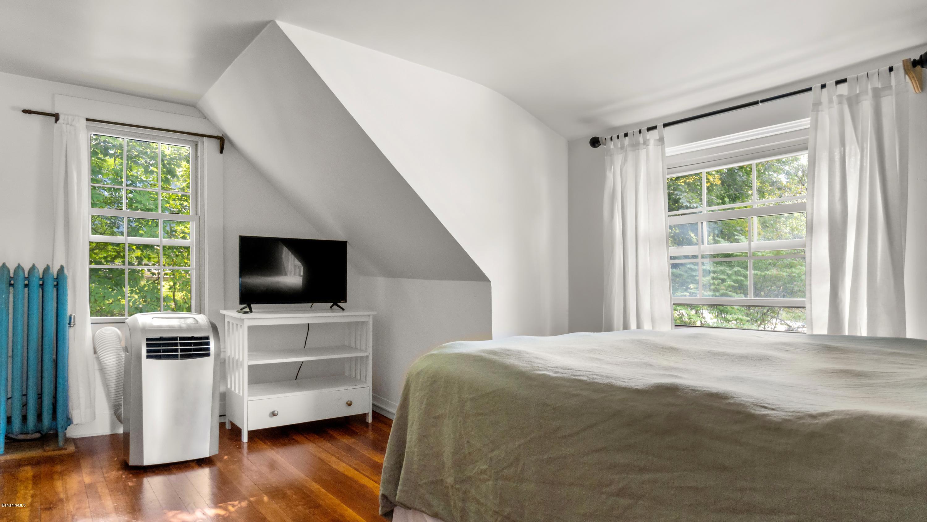 11 Stockbridge Road West Stockbridge, MA 01266 - Photo 13 of 18 Upstairs seoncd bedroom