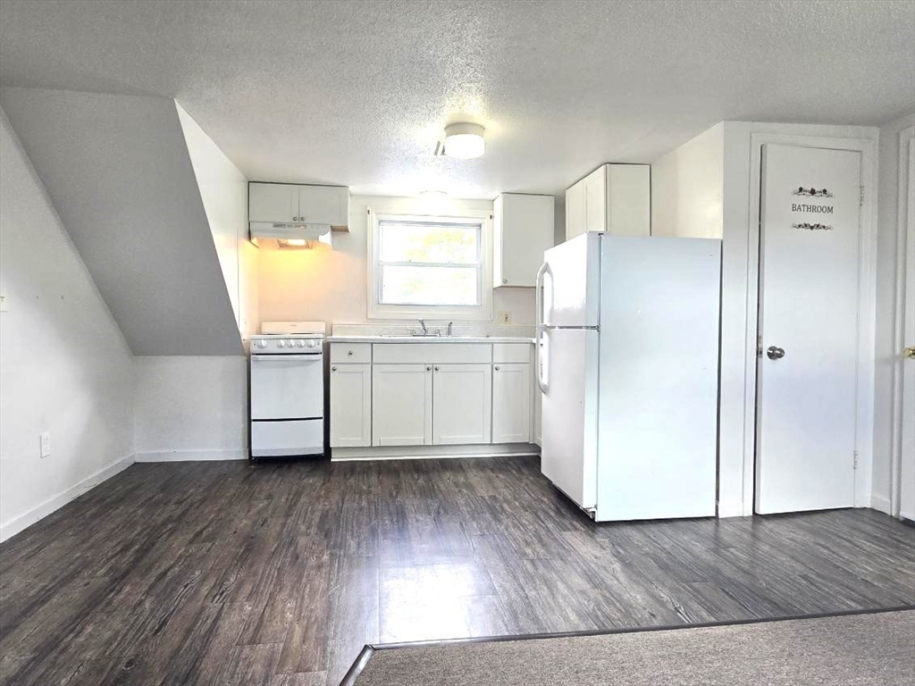 25 Myrtle Street, Unit 3R Taunton, MA 02780 - Photo 2 of 11