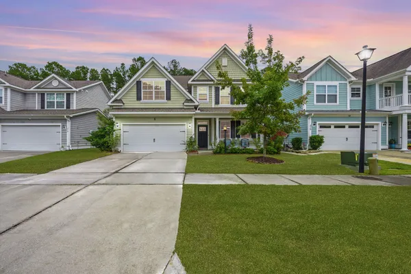 $435,000 | 317 Whispering Breeze Lane, Summerville, SC 29486
