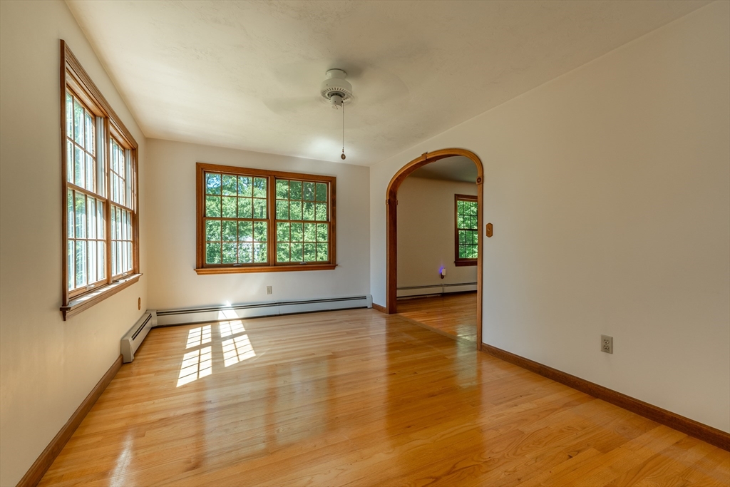 322 Spring Street Shrewsbury, MA 01545 - Photo 17 of 26
