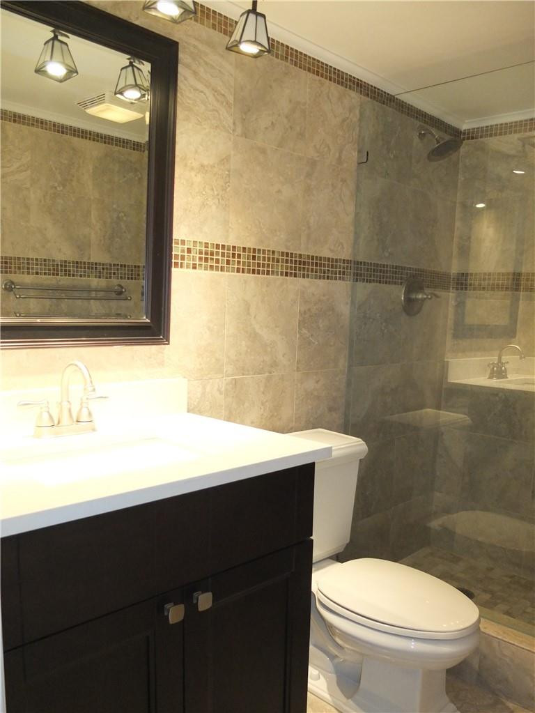 3150 Northeast 48th Court, Unit 204 Lighthouse Point, FL 33064 - Photo 13 of 23 2nd Bath