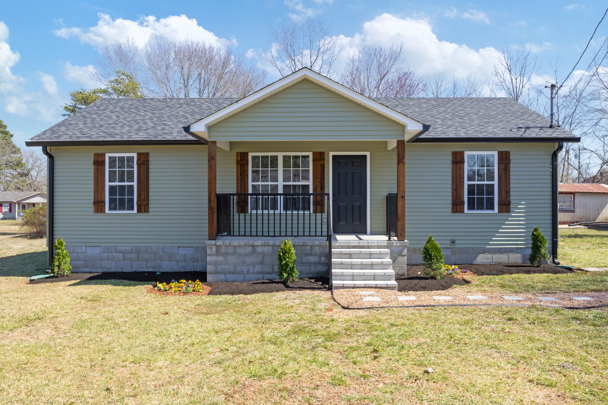 813 Lowry Street Manchester, TN 37355 - Photo 1 of 21 Gallery Image 1