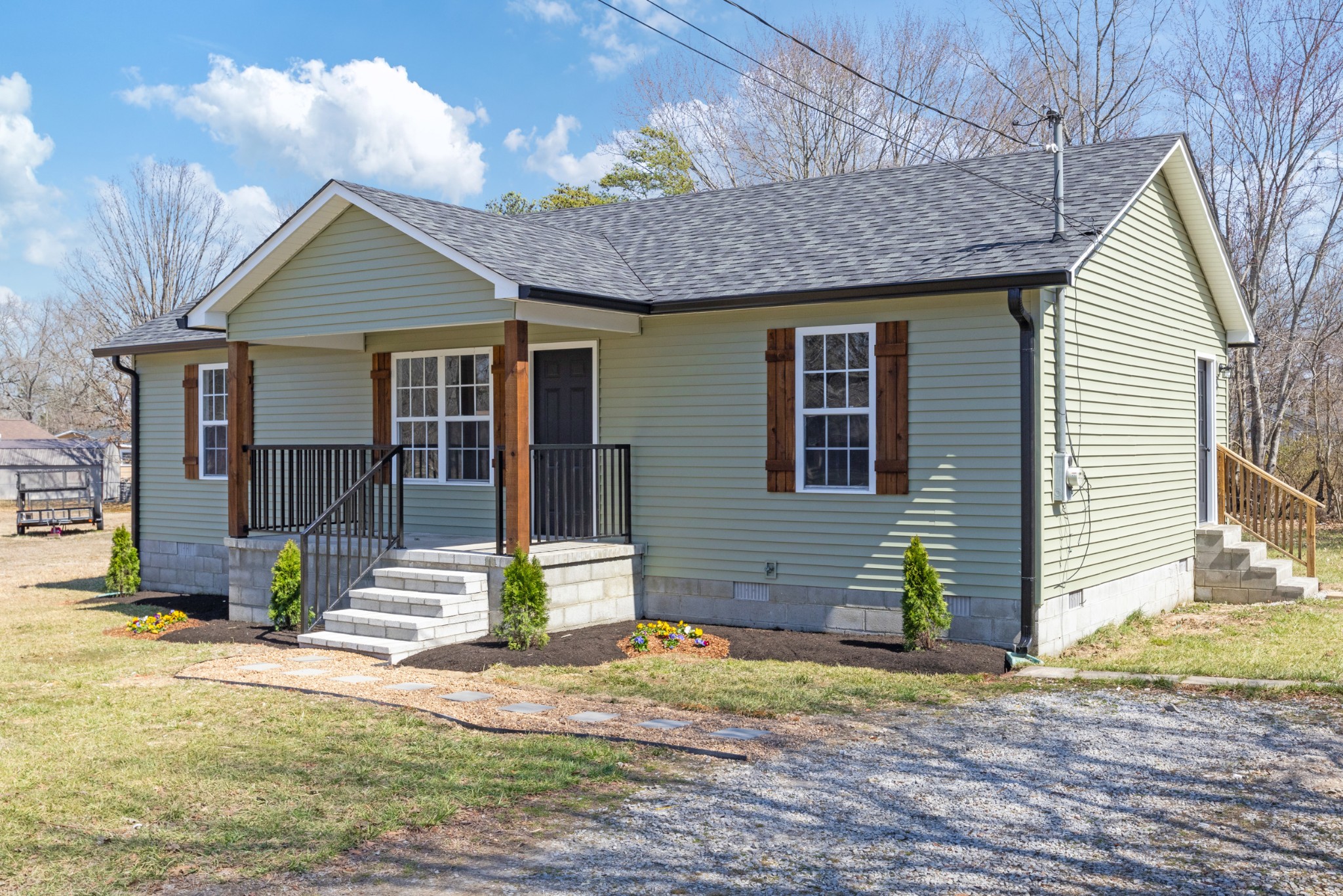 813 Lowry Street Manchester, TN 37355 - Photo 3 of 21 Gallery Image 3