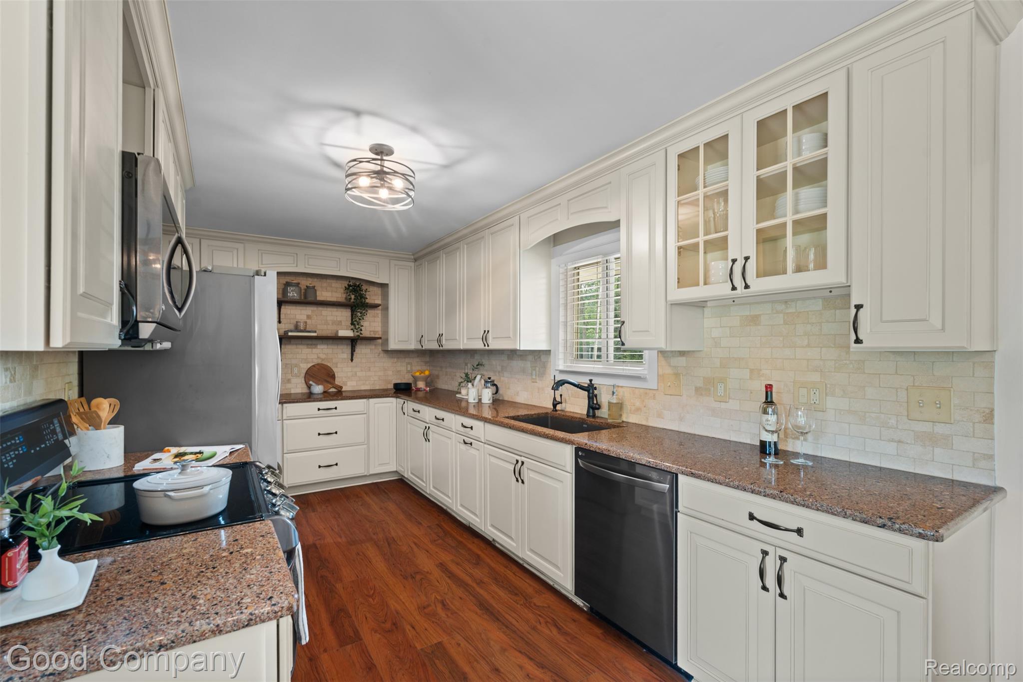 385 Trombley Road Troy, MI 48083 - Photo 12 of 51 385 Trombley Dr Troy Kitchen