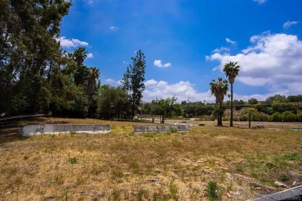 $1,795,000 | 2690 South Escondido Boulevard, Unit 2381521600, Escondido, CA 92025