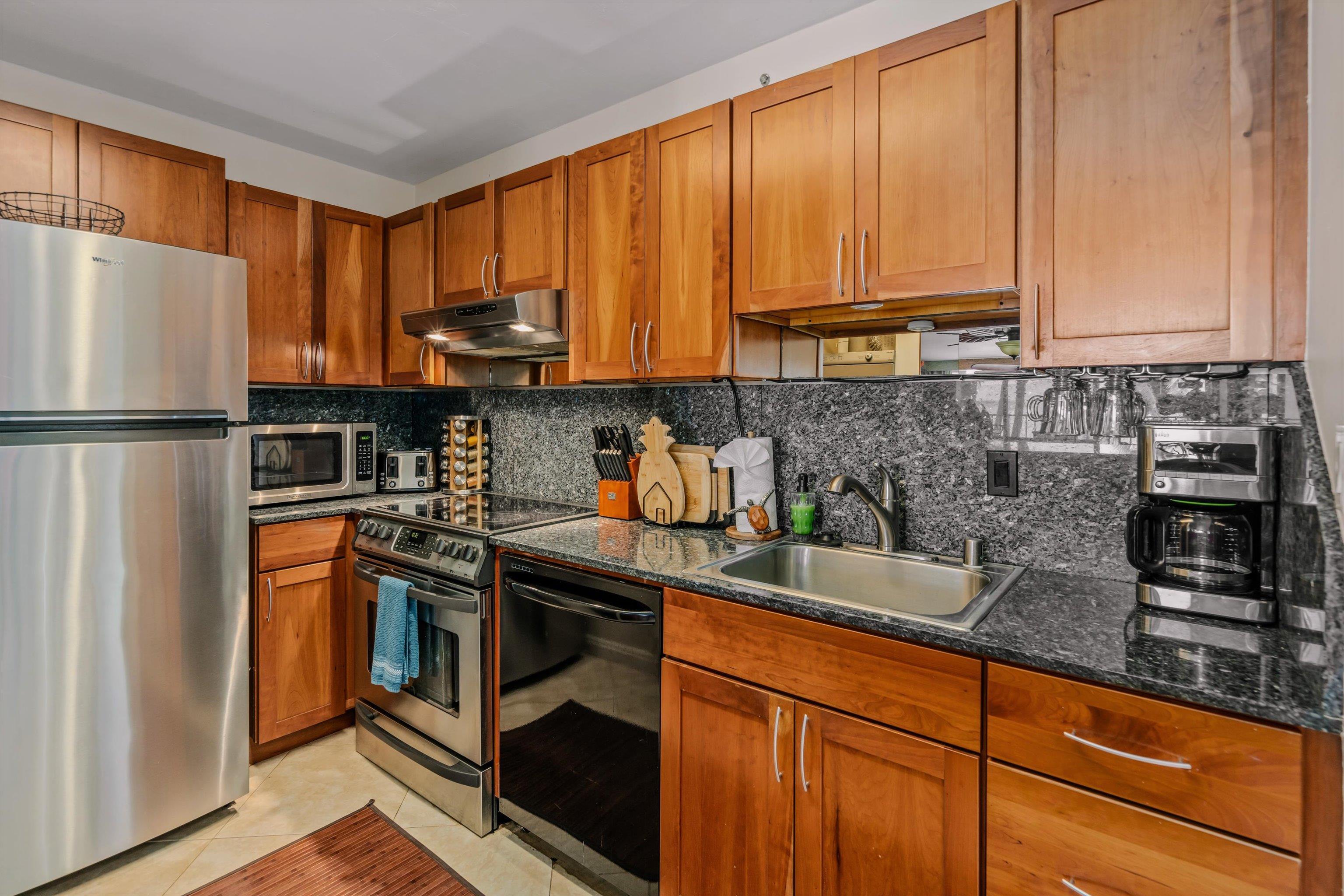 4327 Lower Honoapiilani Road, Unit 602B Lahaina, HI 96761 - Photo 12 of 26