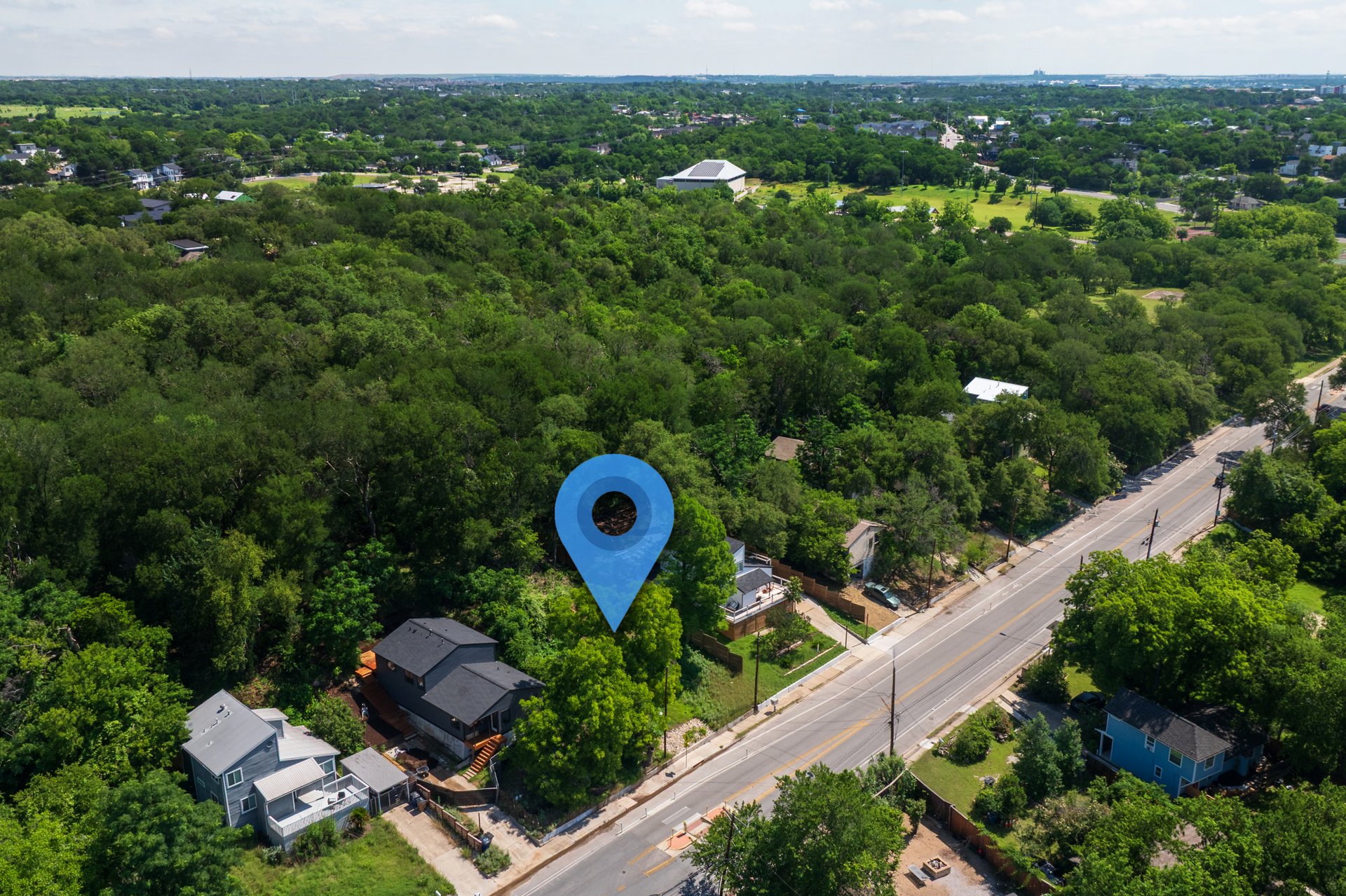 3600 Oak Springs Drive Austin, TX 78721 - Photo 9 of 22 Located in the heart of East Austin!