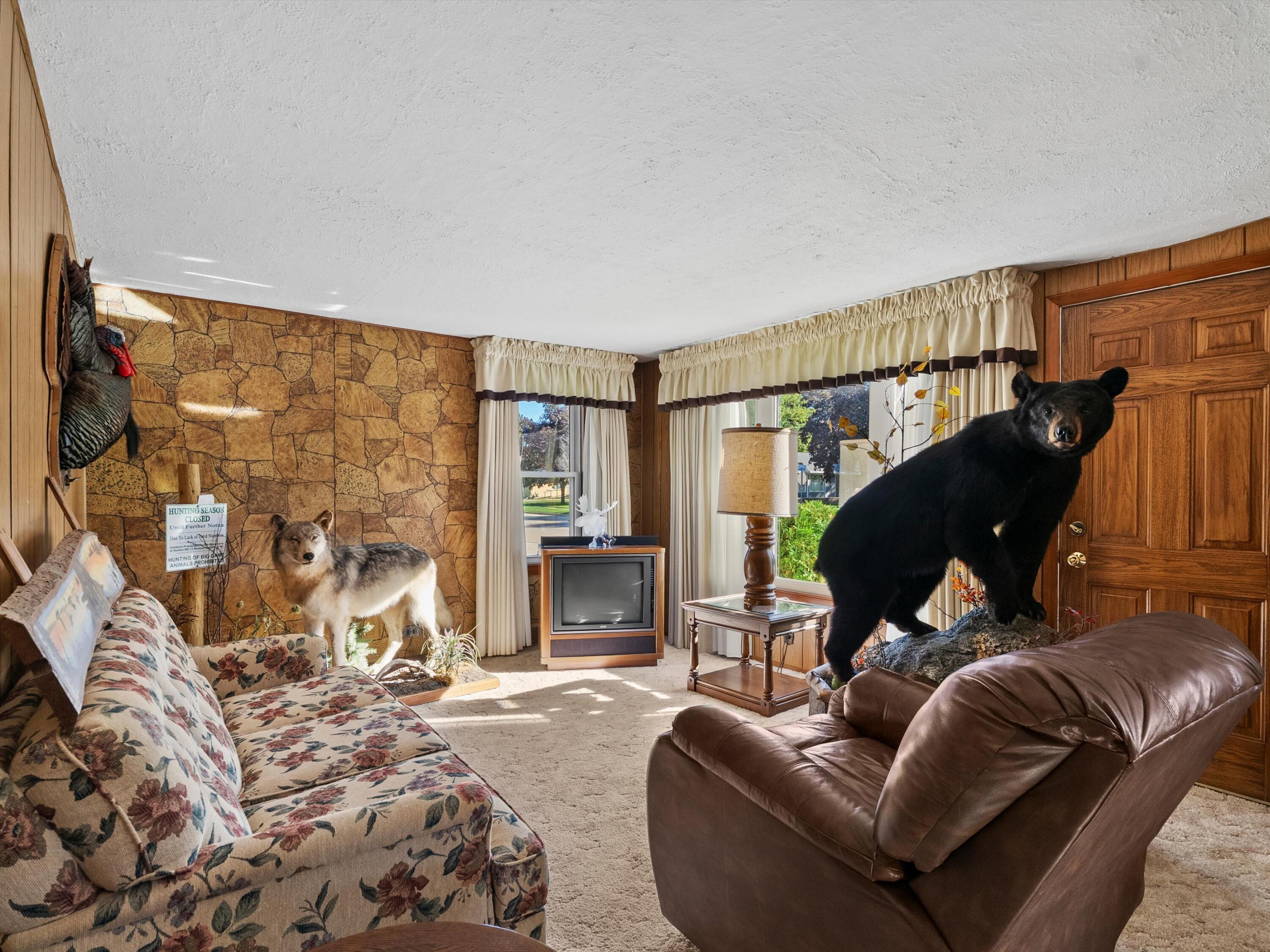 2618 Lincoln Avenue Two Rivers, WI 54241 - Photo 8 of 24 08-DSC04306