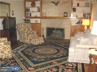 135 Coleman Road Hamilton, NJ 08690 - Photo 4 of 9 Living Room