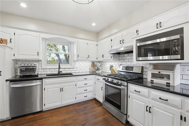 $329,950 | 1716 Northeast Misty Lane, Lee's Summit, MO 64086