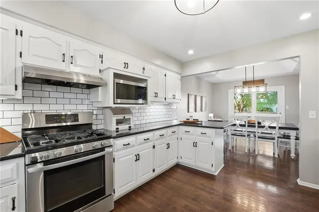 $329,950 | 1716 Northeast Misty Lane, Lee's Summit, MO 64086