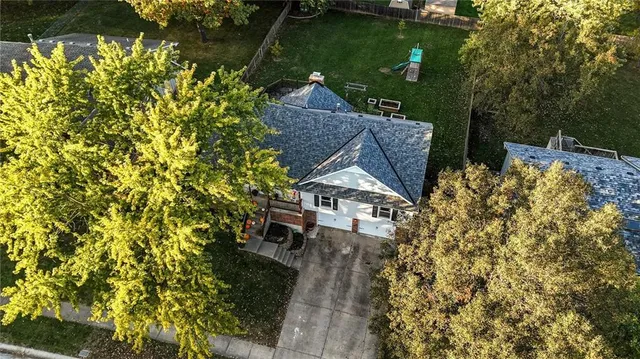 $329,950 | 1716 Northeast Misty Lane, Lee's Summit, MO 64086