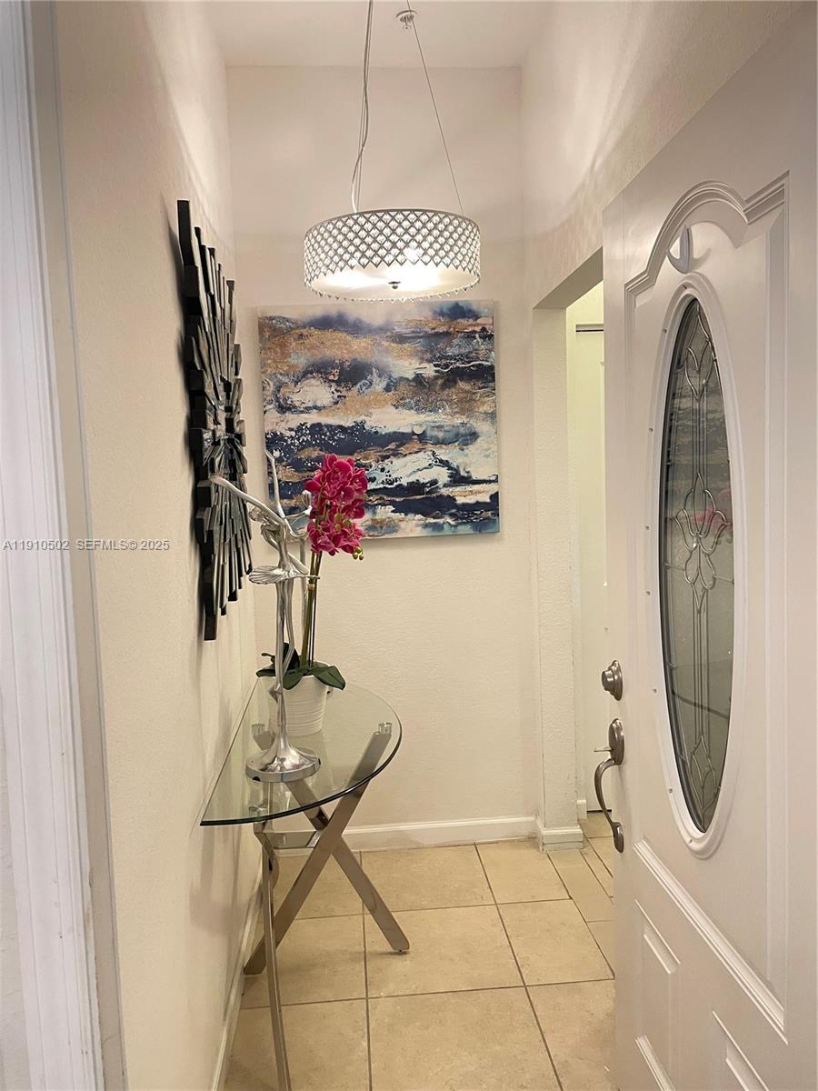 a view of entryway with elevator