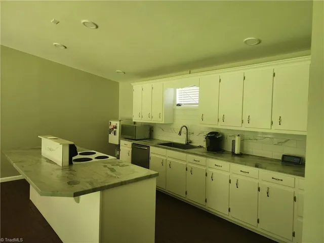 $1,400 | 59 Pear Tree Lane, Ararat, VA 24053