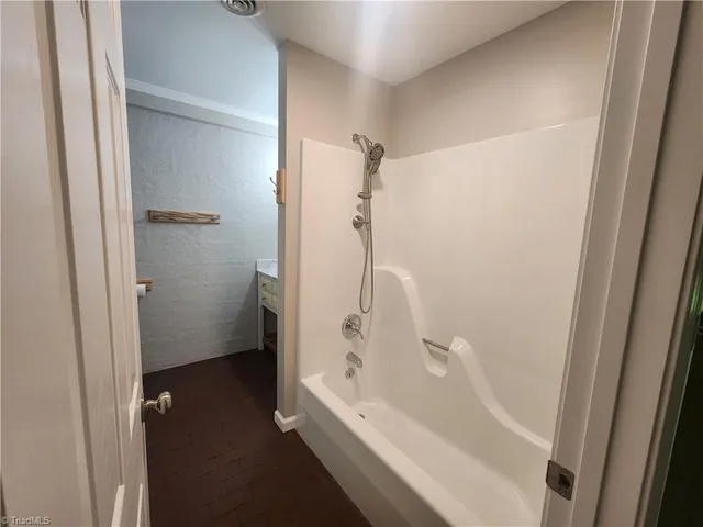 $1,400 | 59 Pear Tree Lane, Ararat, VA 24053