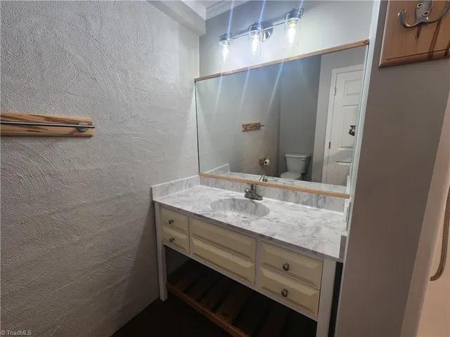 $1,400 | 59 Pear Tree Lane, Ararat, VA 24053