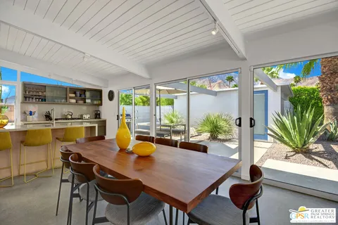$1,075,000 | 406 East Desert Holly Circle, Palm Springs, CA 92262