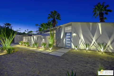 $1,075,000 | 406 East Desert Holly Circle, Palm Springs, CA 92262