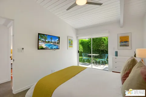 $1,075,000 | 406 East Desert Holly Circle, Palm Springs, CA 92262