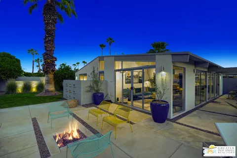 $1,075,000 | 406 East Desert Holly Circle, Palm Springs, CA 92262