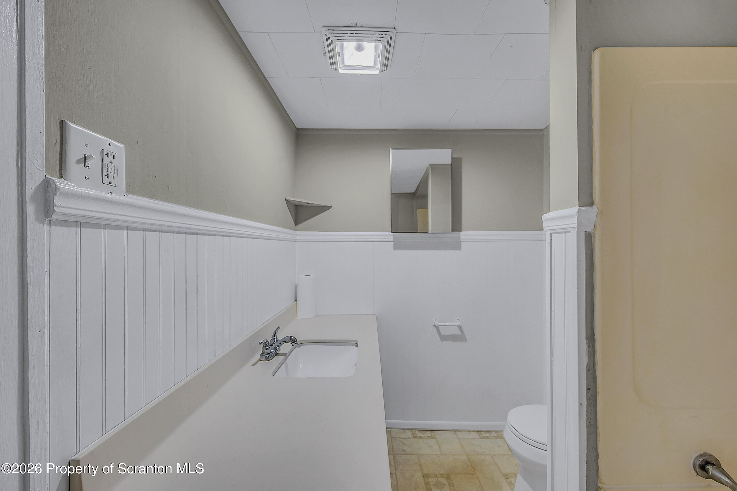 1120 Fisk Street Scranton, PA 18509 - Photo 15 of 22 R Fisk -25