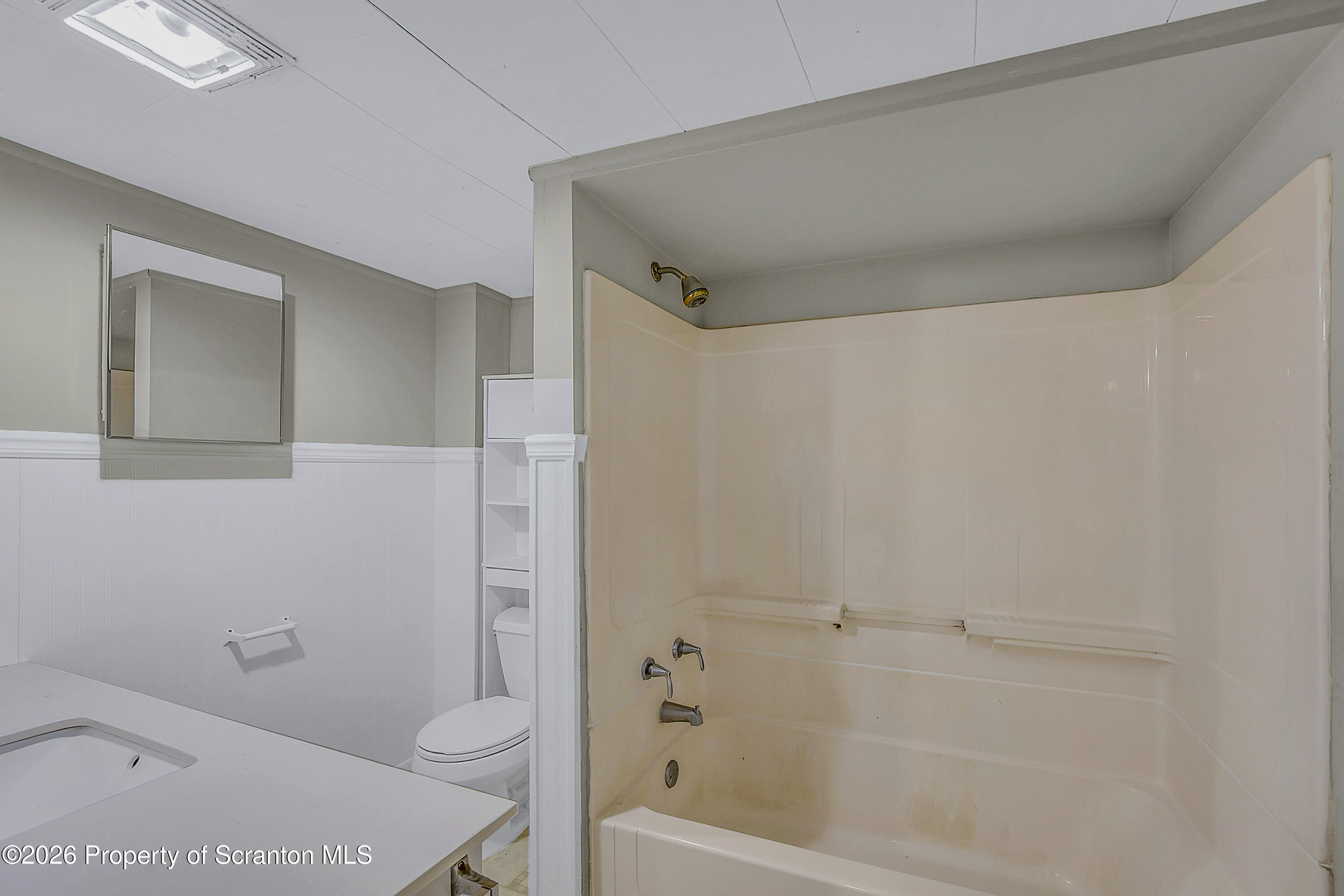 1120 Fisk Street Scranton, PA 18509 - Photo 16 of 22 R Fisk -26