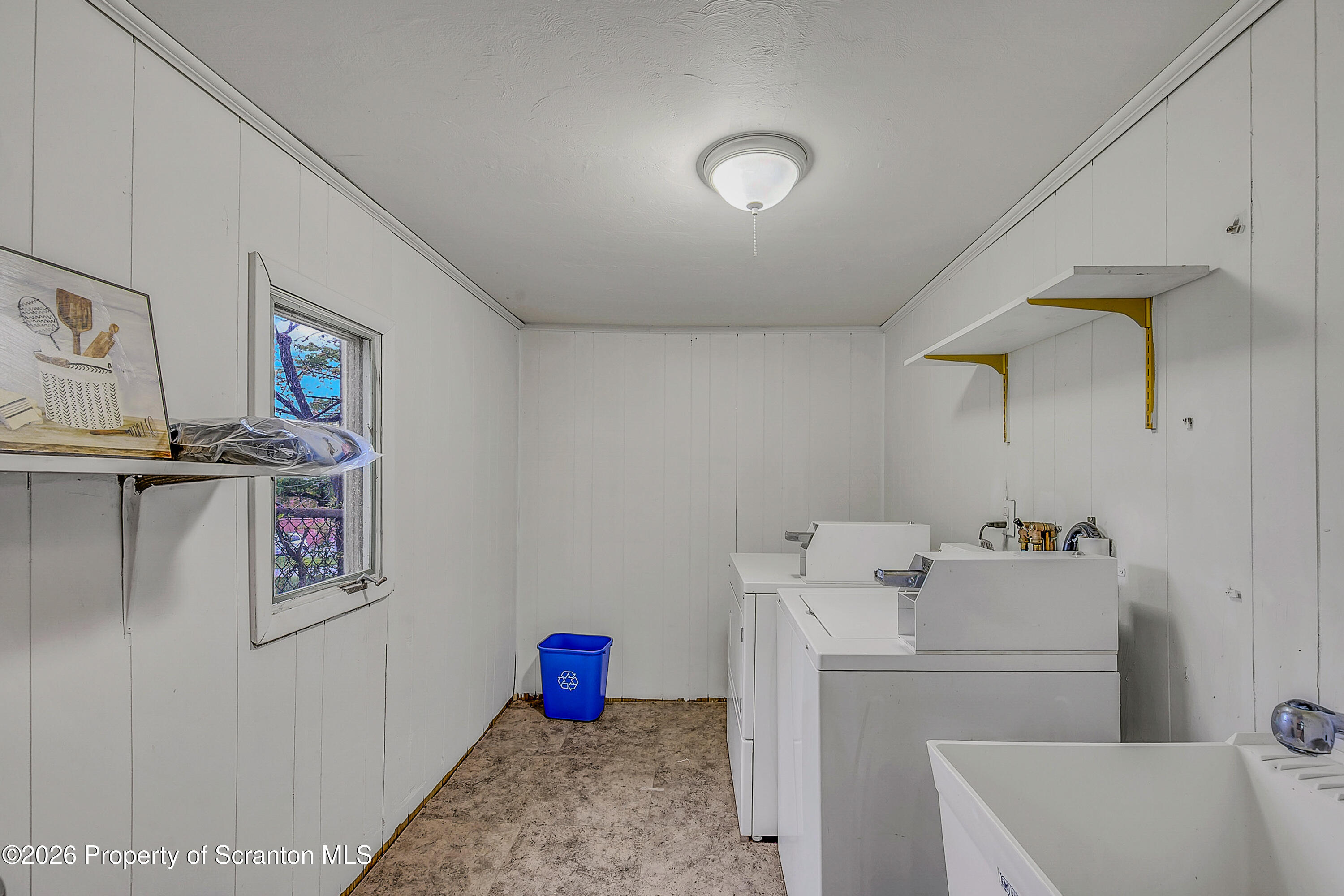 1120 Fisk Street Scranton, PA 18509 - Photo 7 of 22 R Fisk -15