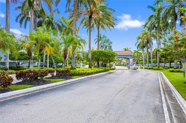 $4,750 | 3729 Southwest 51st Street, Hollywood, FL 33312