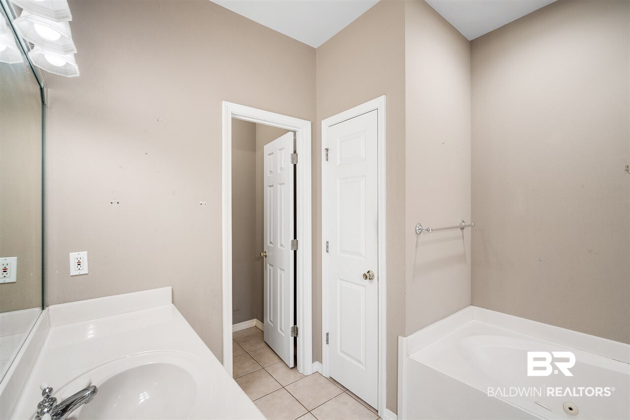8716 Pine Run Daphne, AL 36527 - Photo 15 of 33