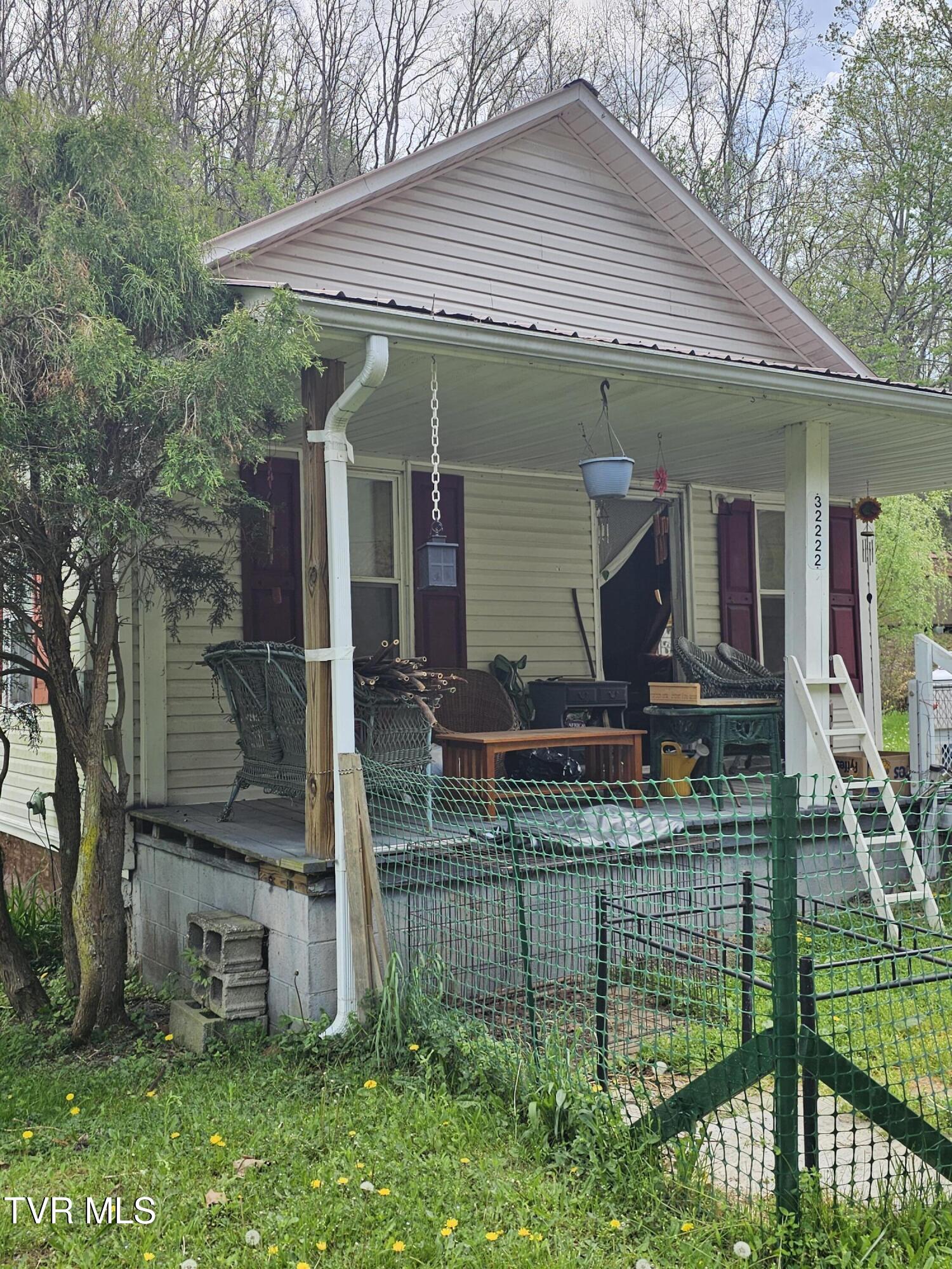 32222 Old Saltworks Road Meadowview, VA 24361 - Photo 3 of 15 20260417_133136