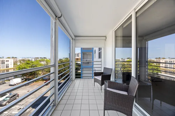 $2,300 | 501 East Dania Beach Boulevard, Unit 55B, Dania Beach, FL 33004