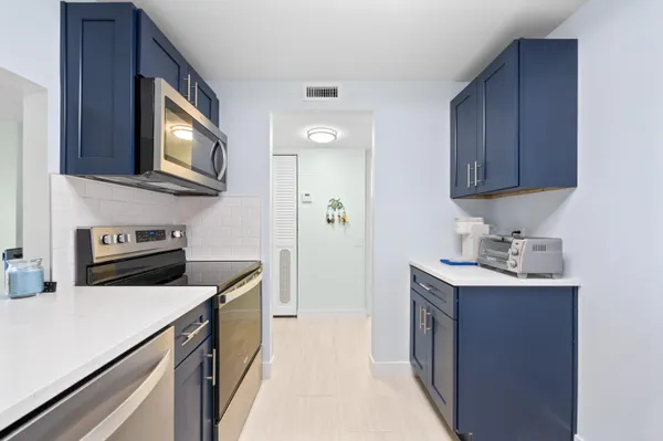 $2,300 | 501 East Dania Beach Boulevard, Unit 55B, Dania Beach, FL 33004
