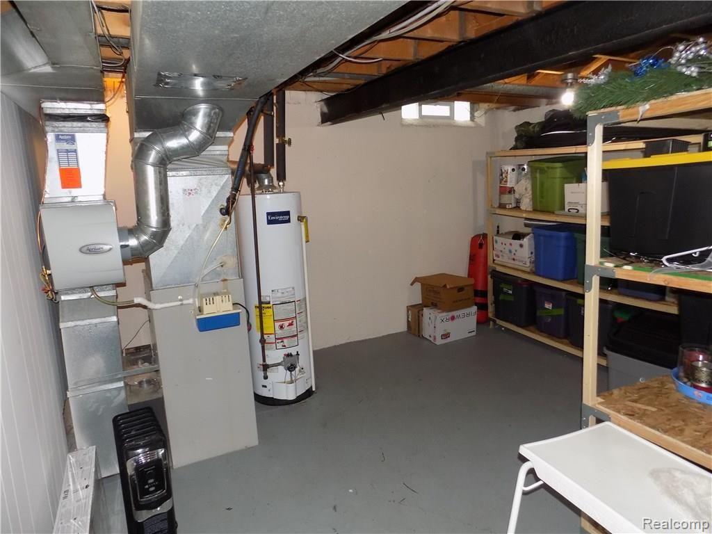 32463 Woody Road Fraser, MI 48026 - Photo 57 of 61 DSCN6949.JPG