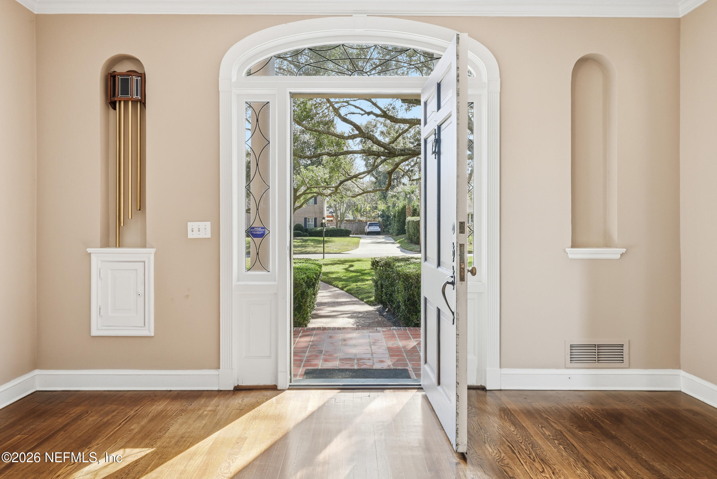 959 Maple Lane Jacksonville, FL 32207 - Photo 11 of 132 FOYER