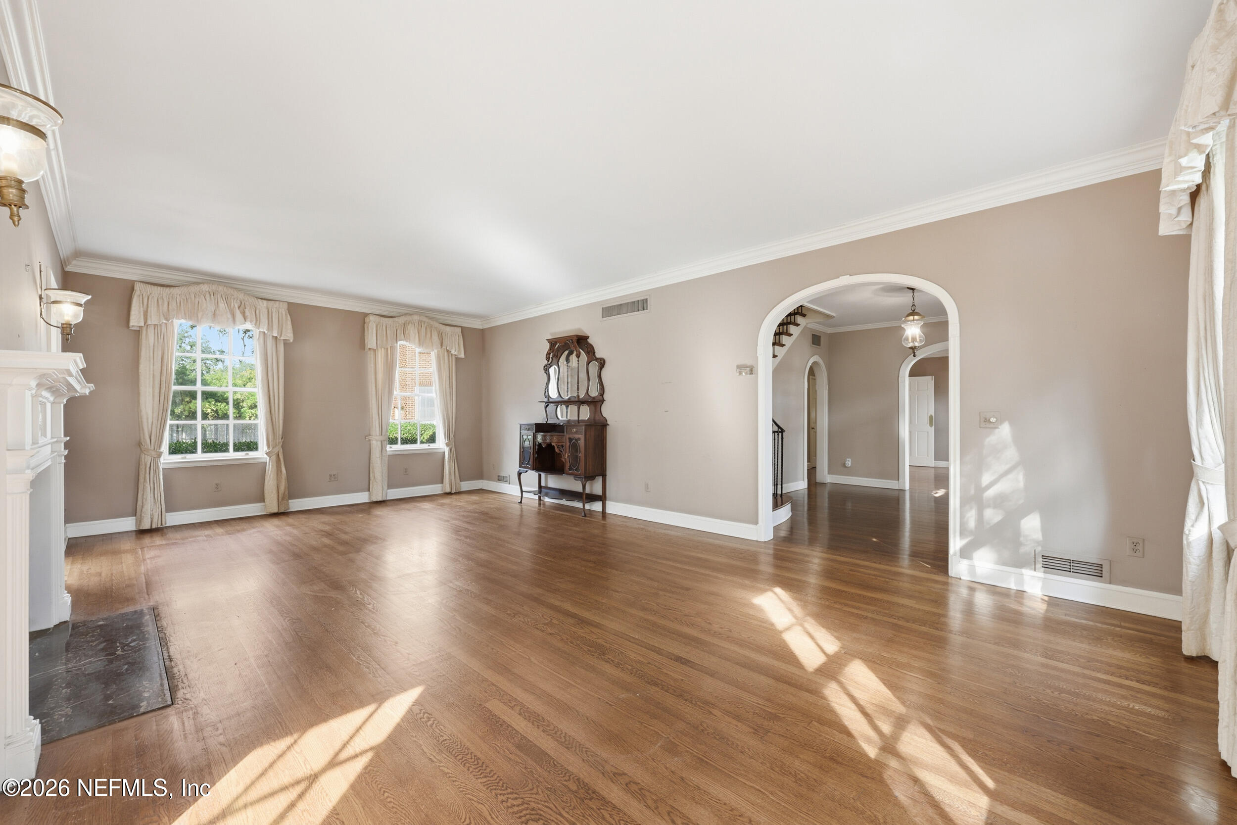 959 Maple Lane Jacksonville, FL 32207 - Photo 18 of 132 LIVING ROOM