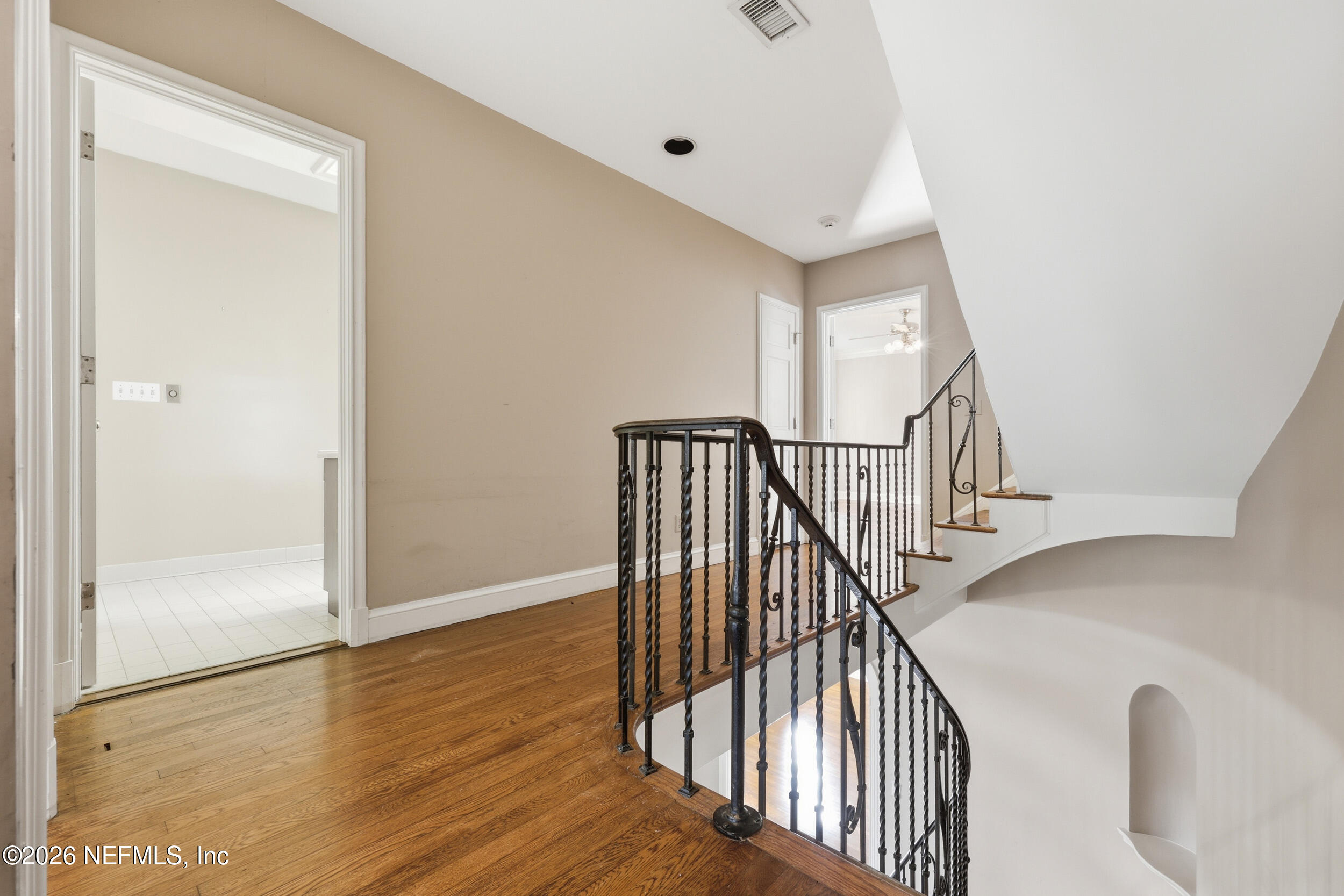 959 Maple Lane Jacksonville, FL 32207 - Photo 51 of 132 2ND FLOOR LANDING