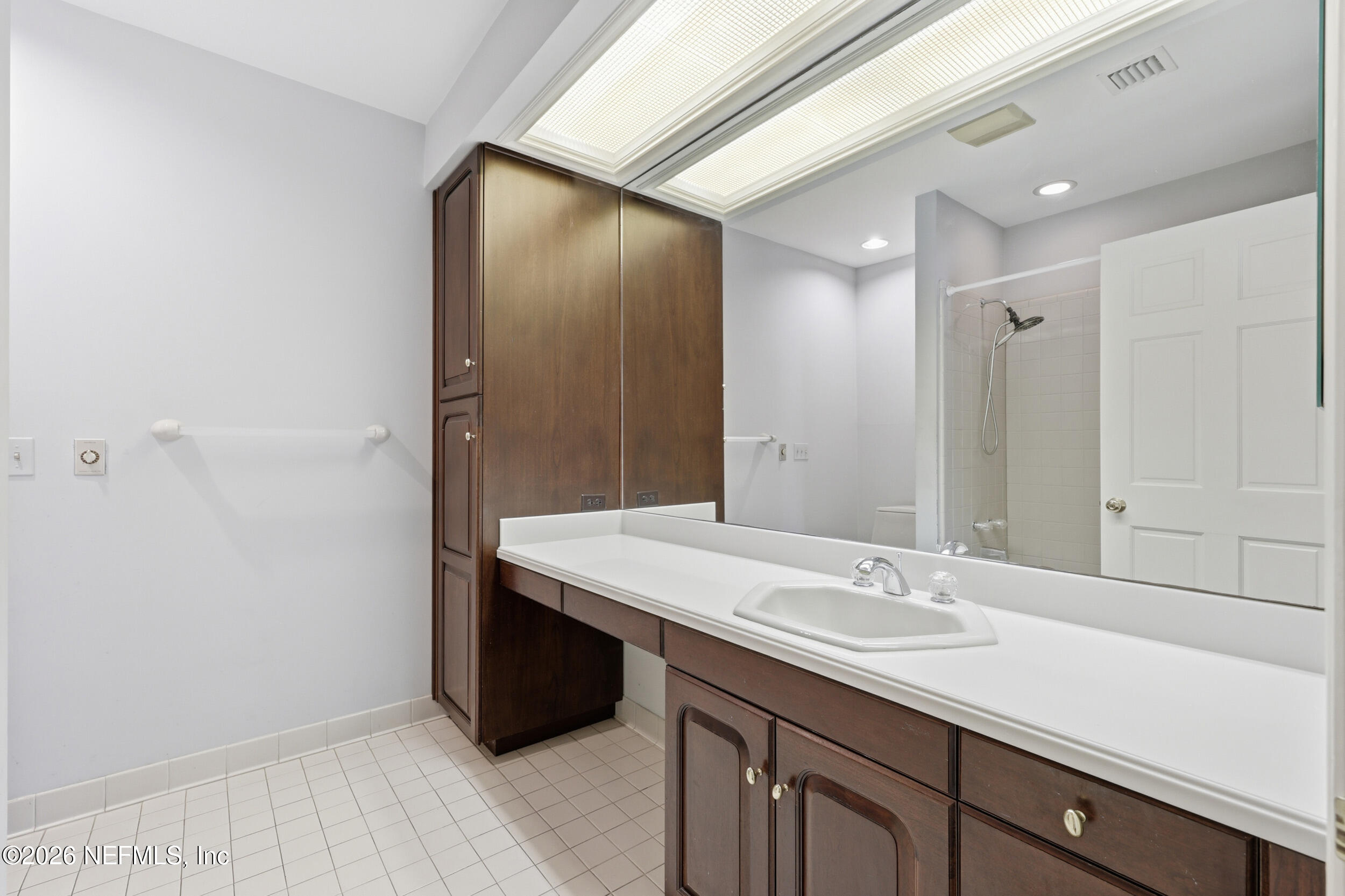 959 Maple Lane Jacksonville, FL 32207 - Photo 73 of 132 PRIVATE BATH BEDROOM #4