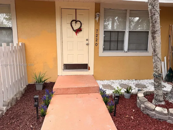 $1,900 | 7220 Southgate Boulevard, Unit 7220, Tamarac, FL 33321