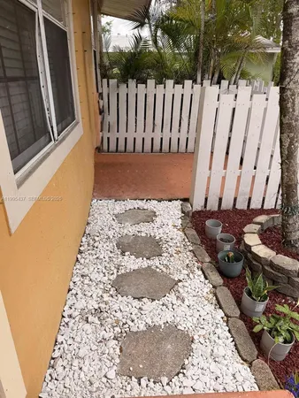 $1,900 | 7220 Southgate Boulevard, Unit 7220, Tamarac, FL 33321