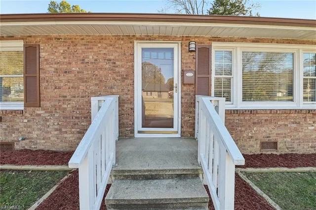 $270,000 | 1703 North Mebane Street, Burlington, NC 27217