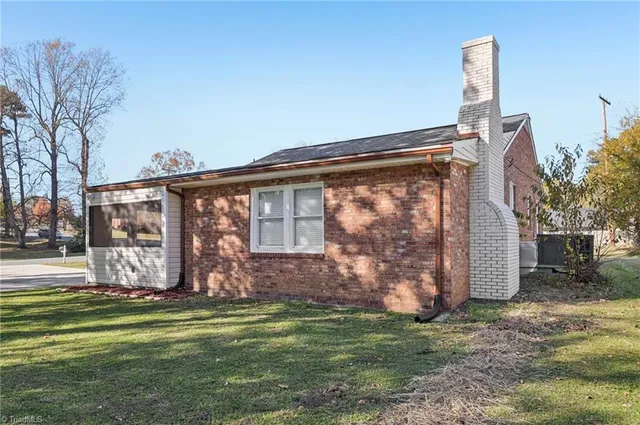 $270,000 | 1703 North Mebane Street, Burlington, NC 27217