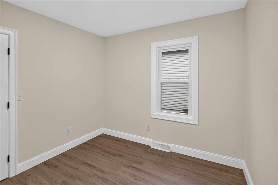 68 Uncas Street Warwick, RI 02889 - Photo 26 of 43