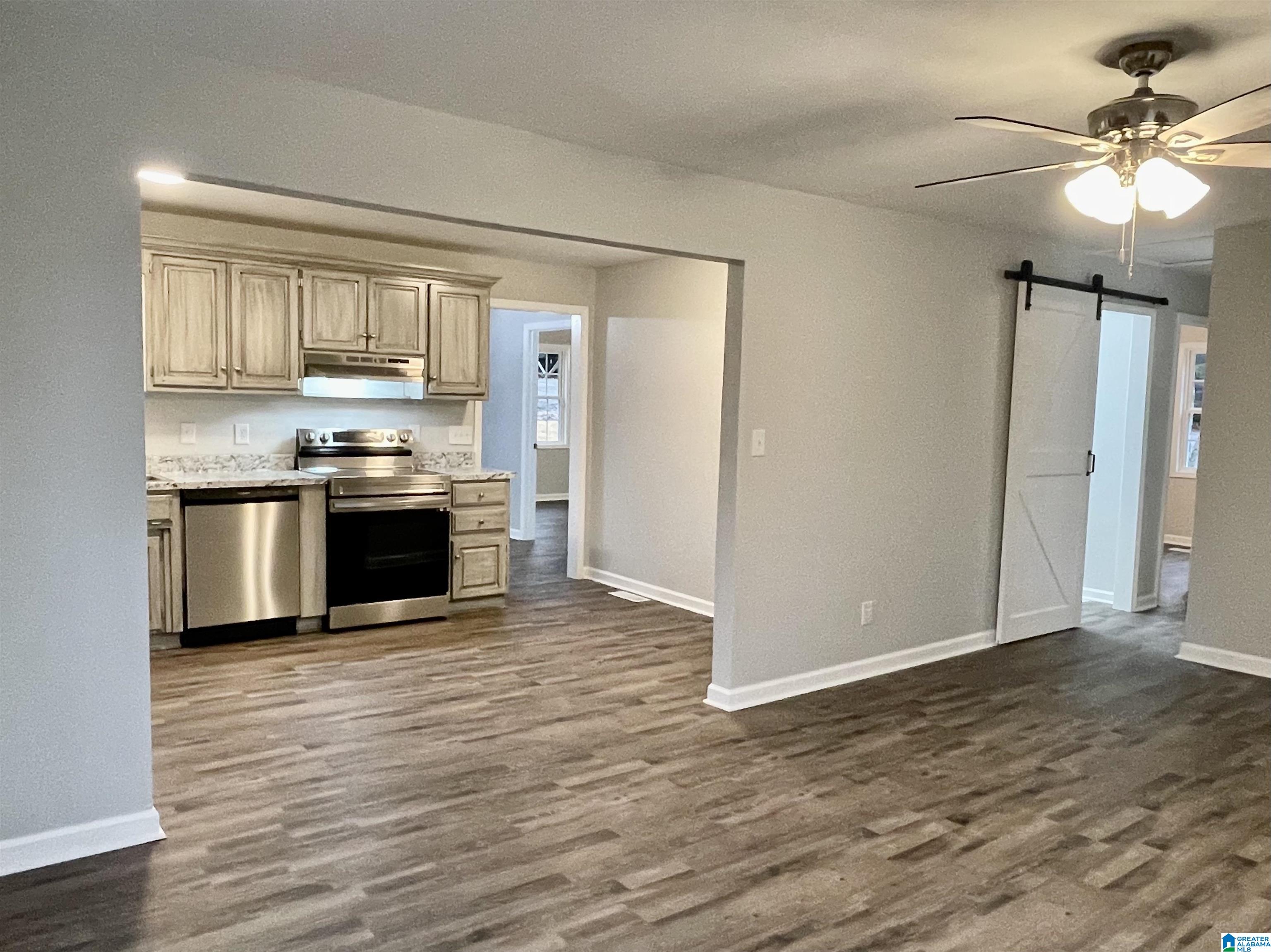 1501 Mountain Lake Road Warrior, AL 35180 - Photo 21 of 51