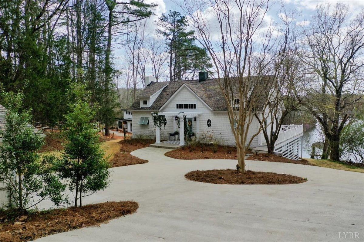 16414 Moneta Road Moneta, VA 24121 - Photo 5 of 96