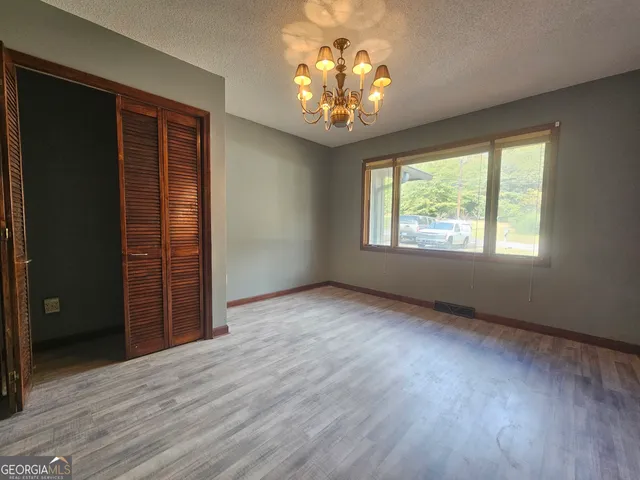 $2,200 | 96 Glencrest Drive, Toccoa, GA 30577