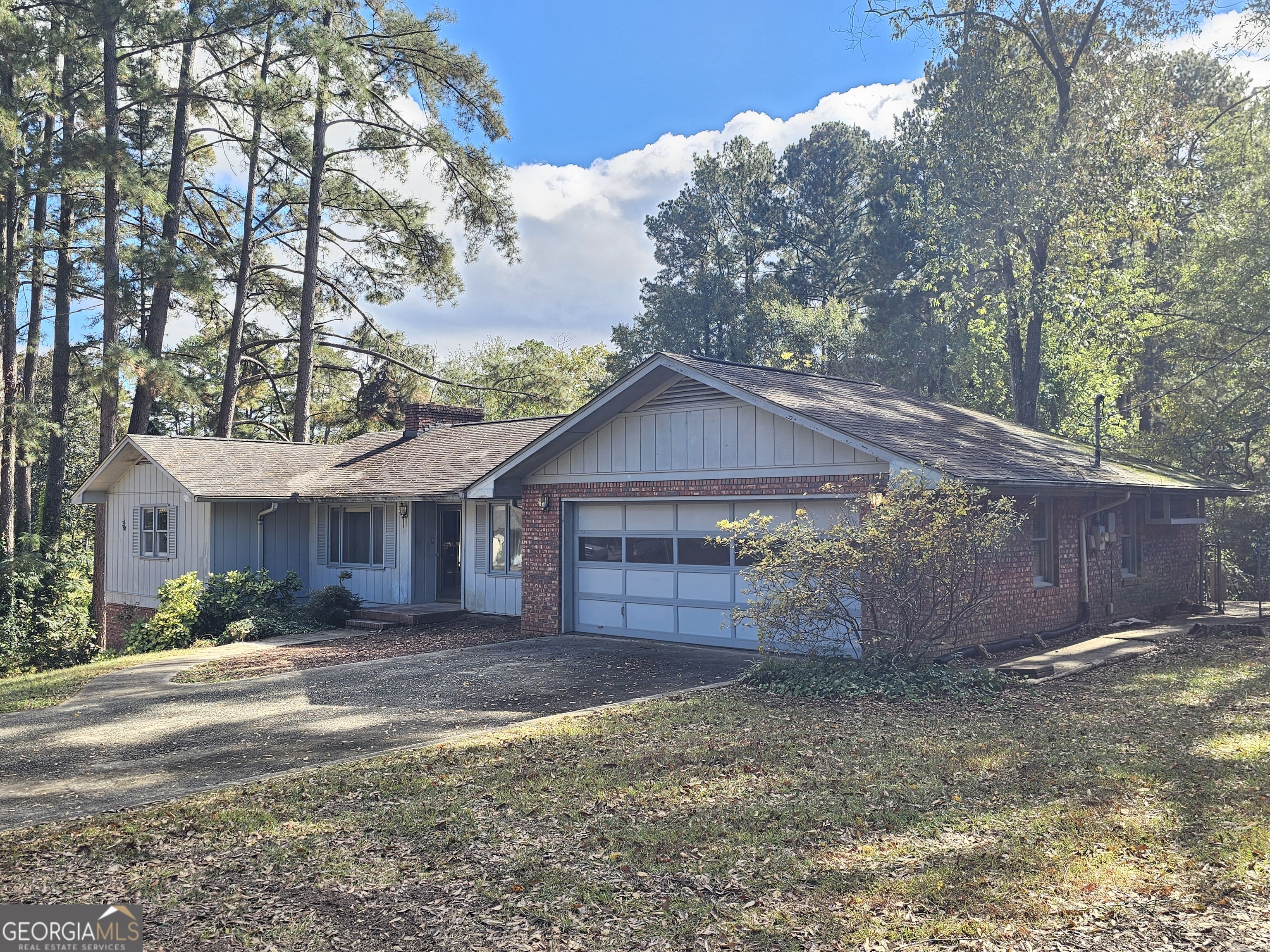 96 Glencrest Drive Toccoa, GA 30577 - Photo 2 of 15 front view of a house with a yard