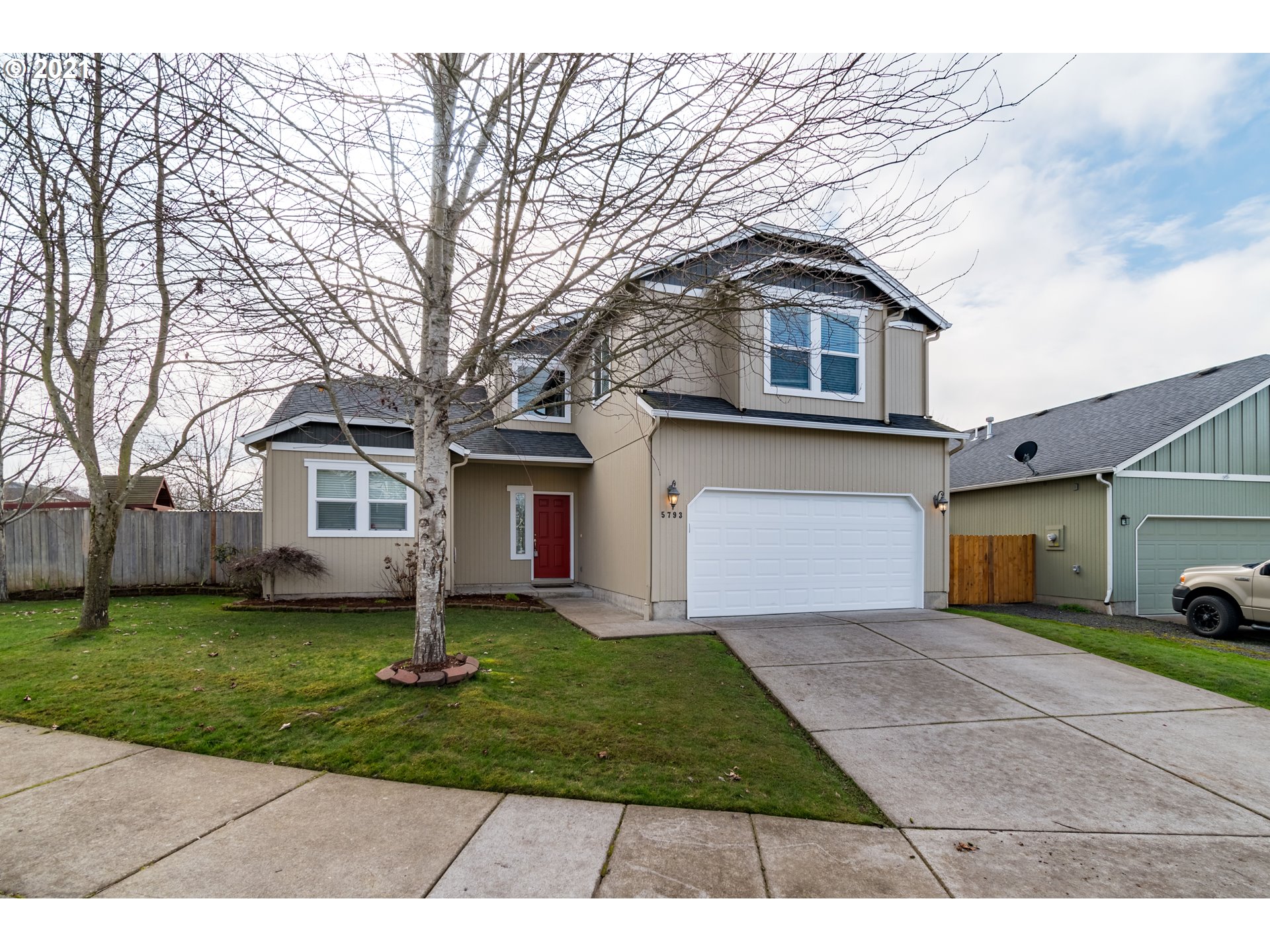 5793 Montclaire Way Springfield, OR 97478 - Photo 1 of 32