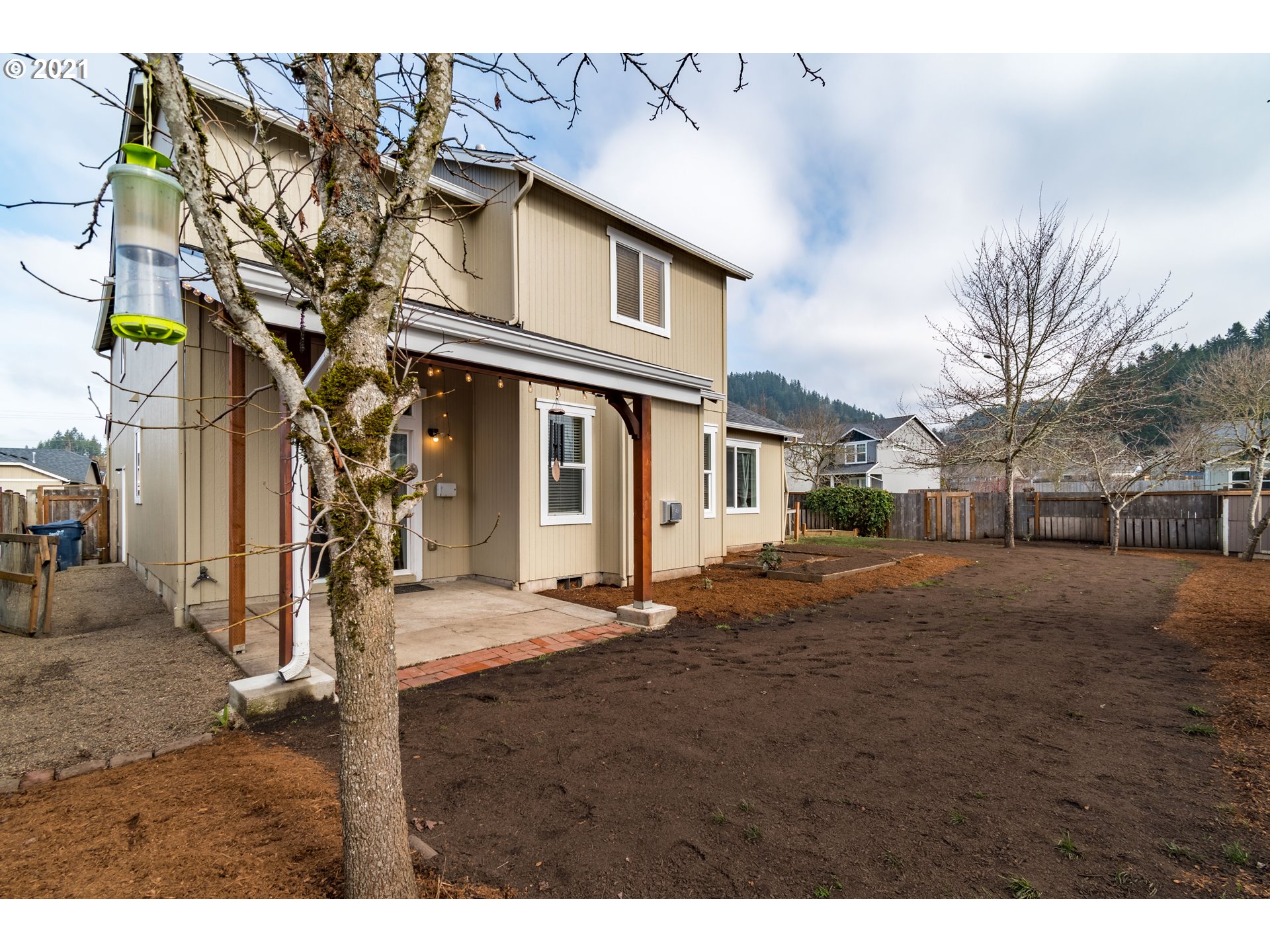 5793 Montclaire Way Springfield, OR 97478 - Photo 28 of 32