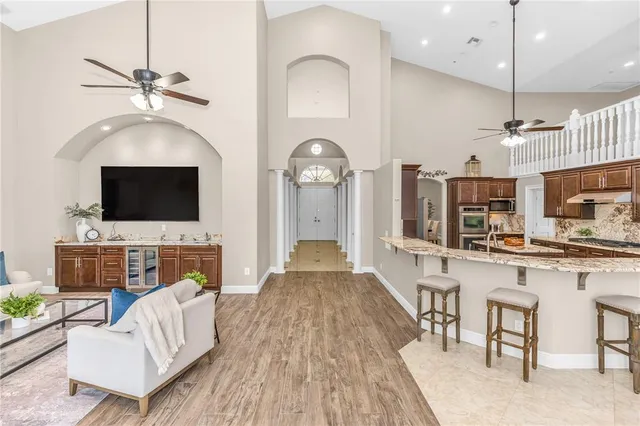 $1,350,000 | 34301 Parkview Avenue, Eustis, FL 32736