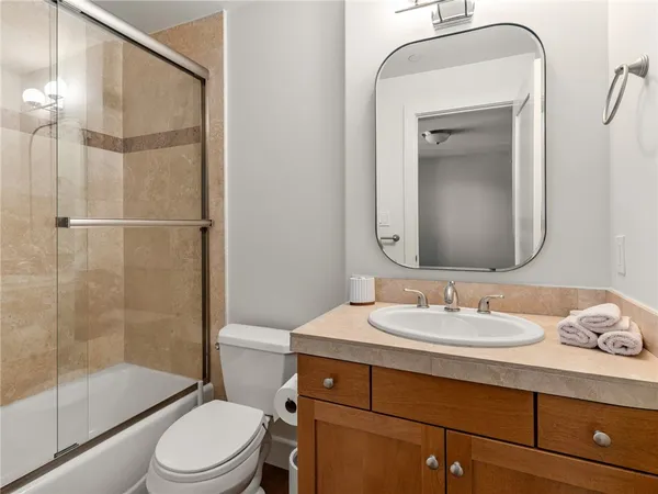 $1,450,000 | 305 Kansas Street, Unit D, El Segundo, CA 90245